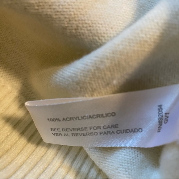 CAROLYN TAYLOR Off White Cream Turtleneck Sweater 100% Acrylic Size Medium - Picture 10 of 10